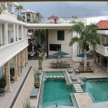 Bali Court Hotel & Apartment Легиан Экстерьер фото