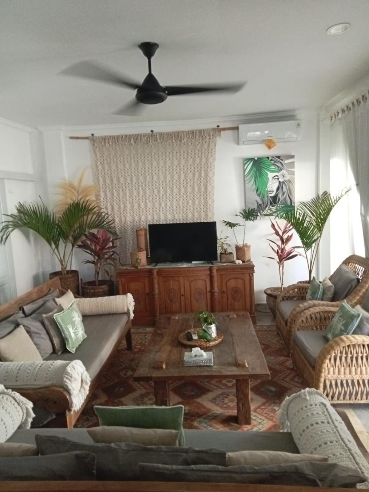 Bali Court Hotel & Apartment Легиан Экстерьер фото