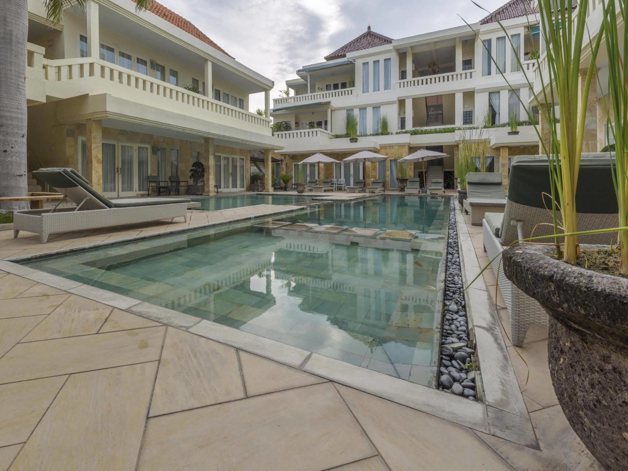 Bali Court Hotel & Apartment Легиан Экстерьер фото