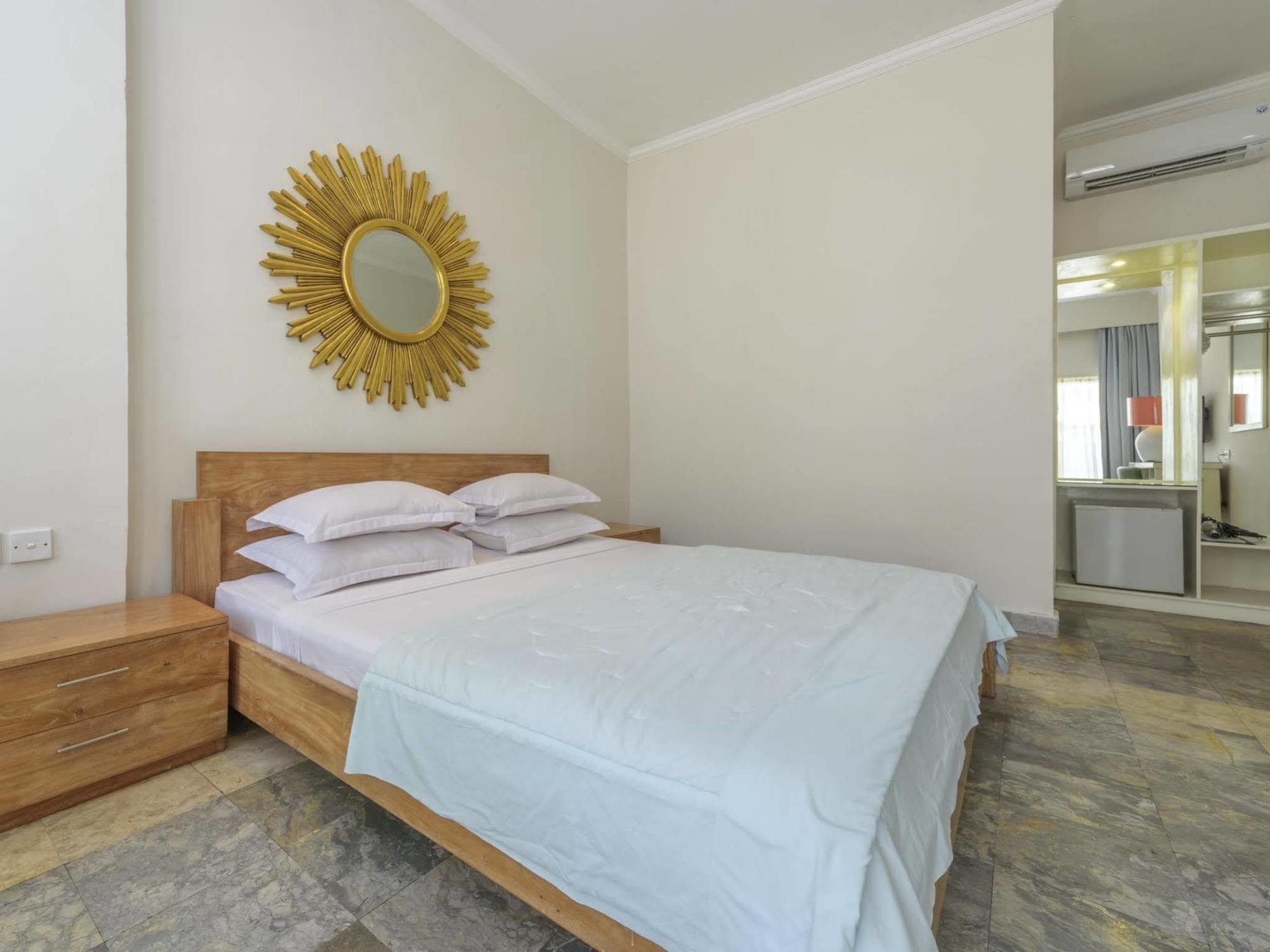 Bali Court Hotel & Apartment Легиан Экстерьер фото