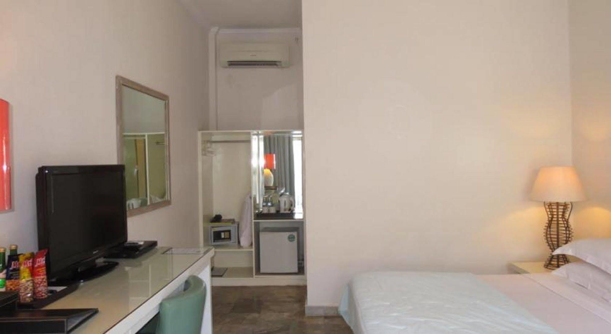 Bali Court Hotel & Apartment Легиан Экстерьер фото